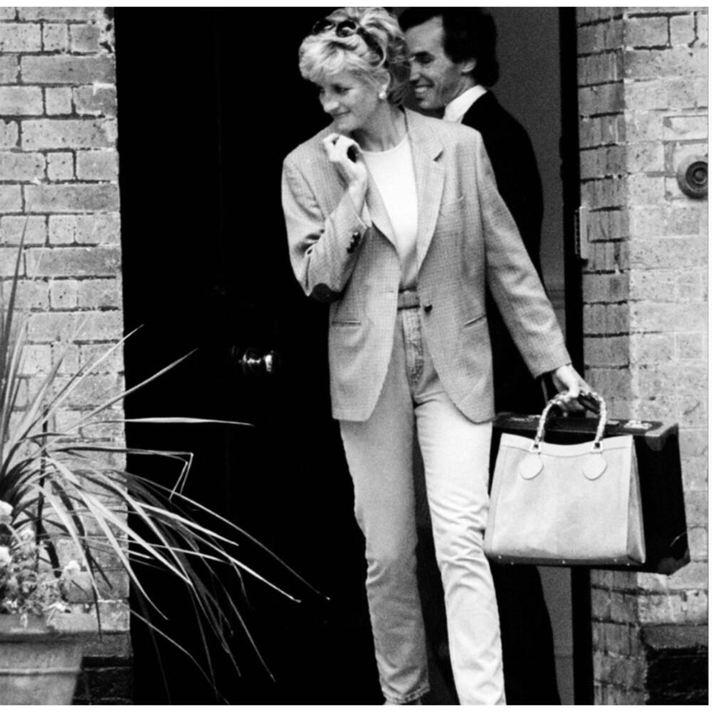 GUCCI Bamboo Diana Vintage Tote Bag Black Suede Leather Top Handles 1990s - Picture 4 of 17